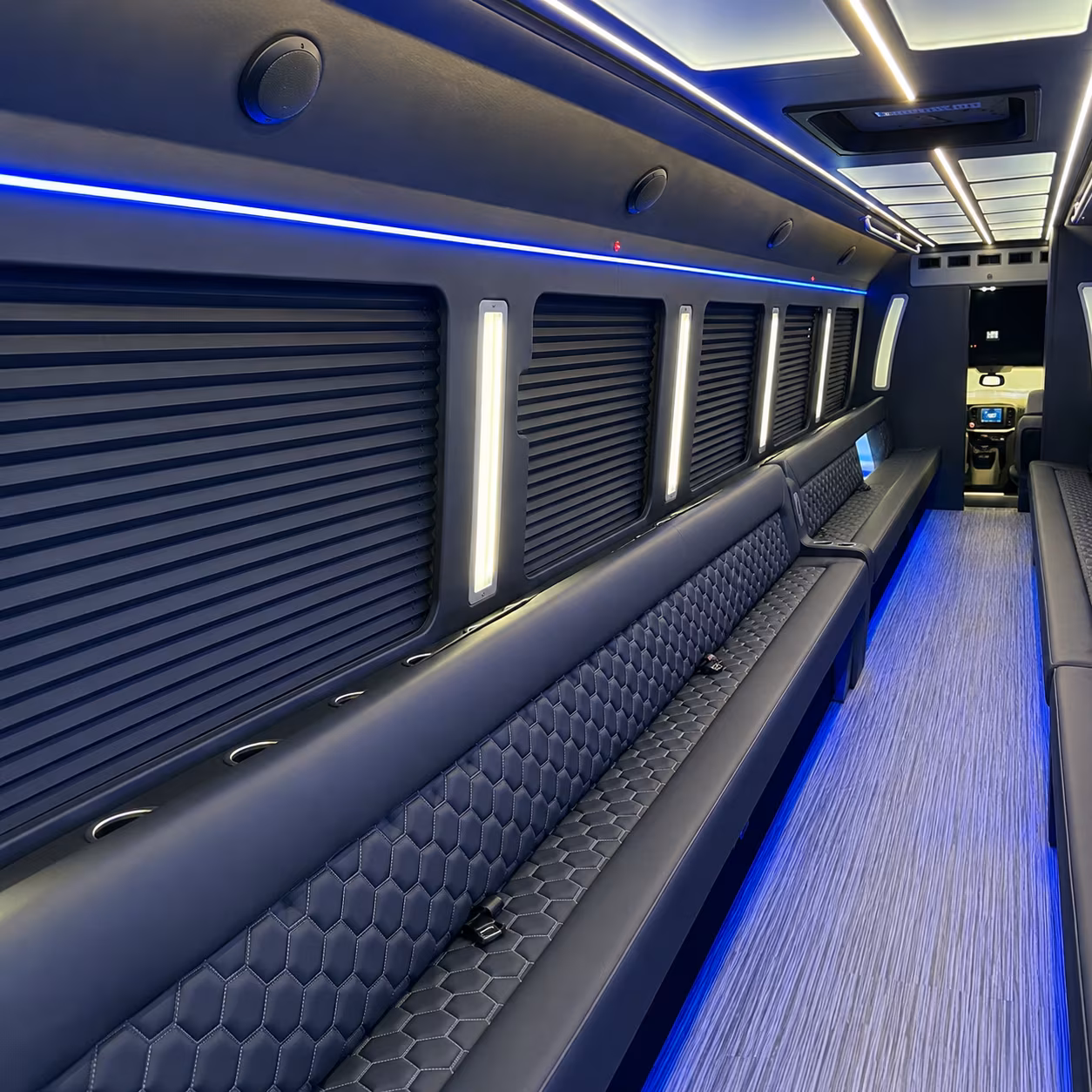 airport transportation for large groups attending pikes peak region events
