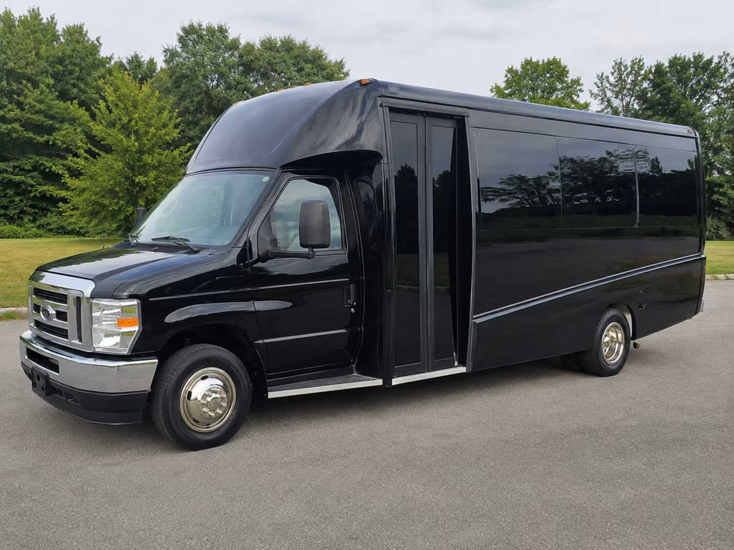 arrange transportation for your next wedding 1