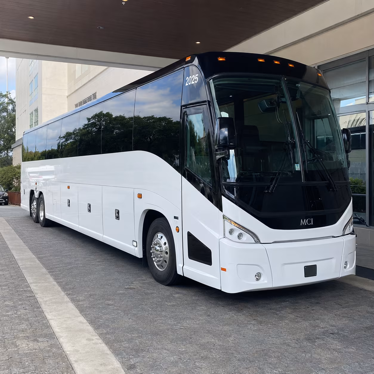 colorado springs 54 passenger charter bus