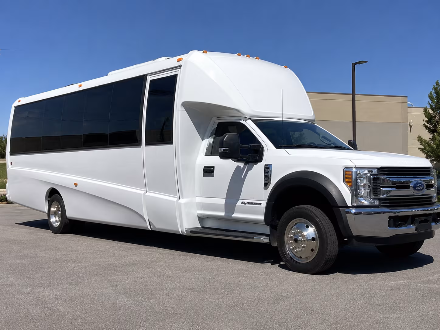 minibus rentals for colorado springs wedding party transportation